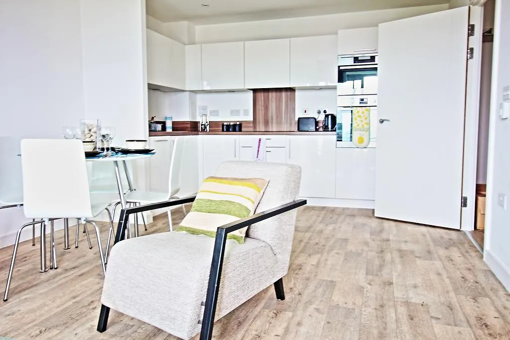 ***  London City Airport Hotel イギリス